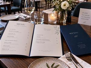 Meniuri personalizate pentru restaurante: 7 detalii care pot influenta experienta clientului